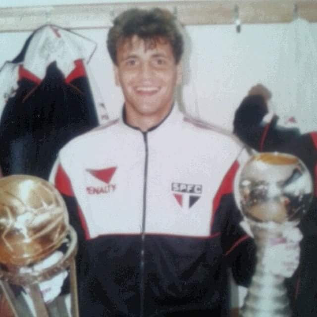 MARCOS TAÇAS MUNDIAL 92.jpg